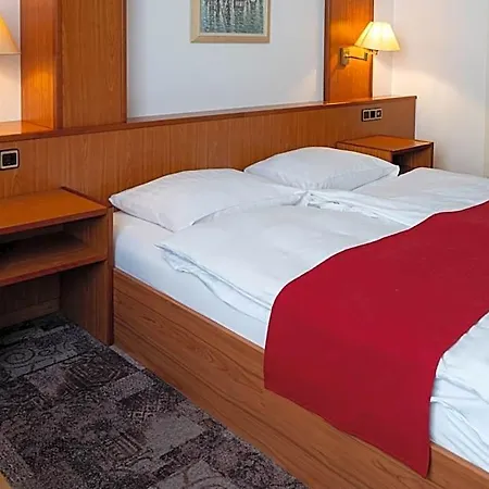 Hotel Zur Post 2*